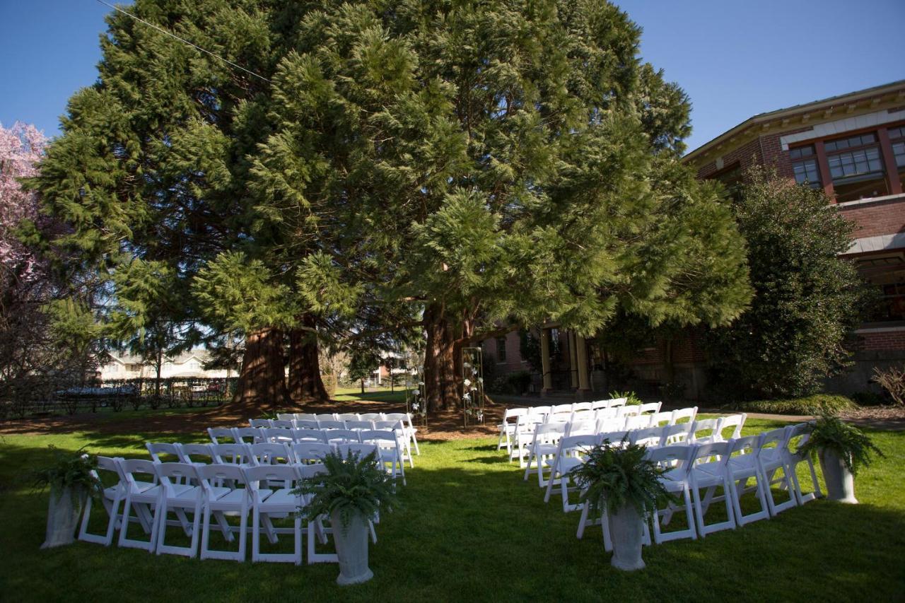 Mcmenamins Grand Lodge Forest Grove Exterior foto